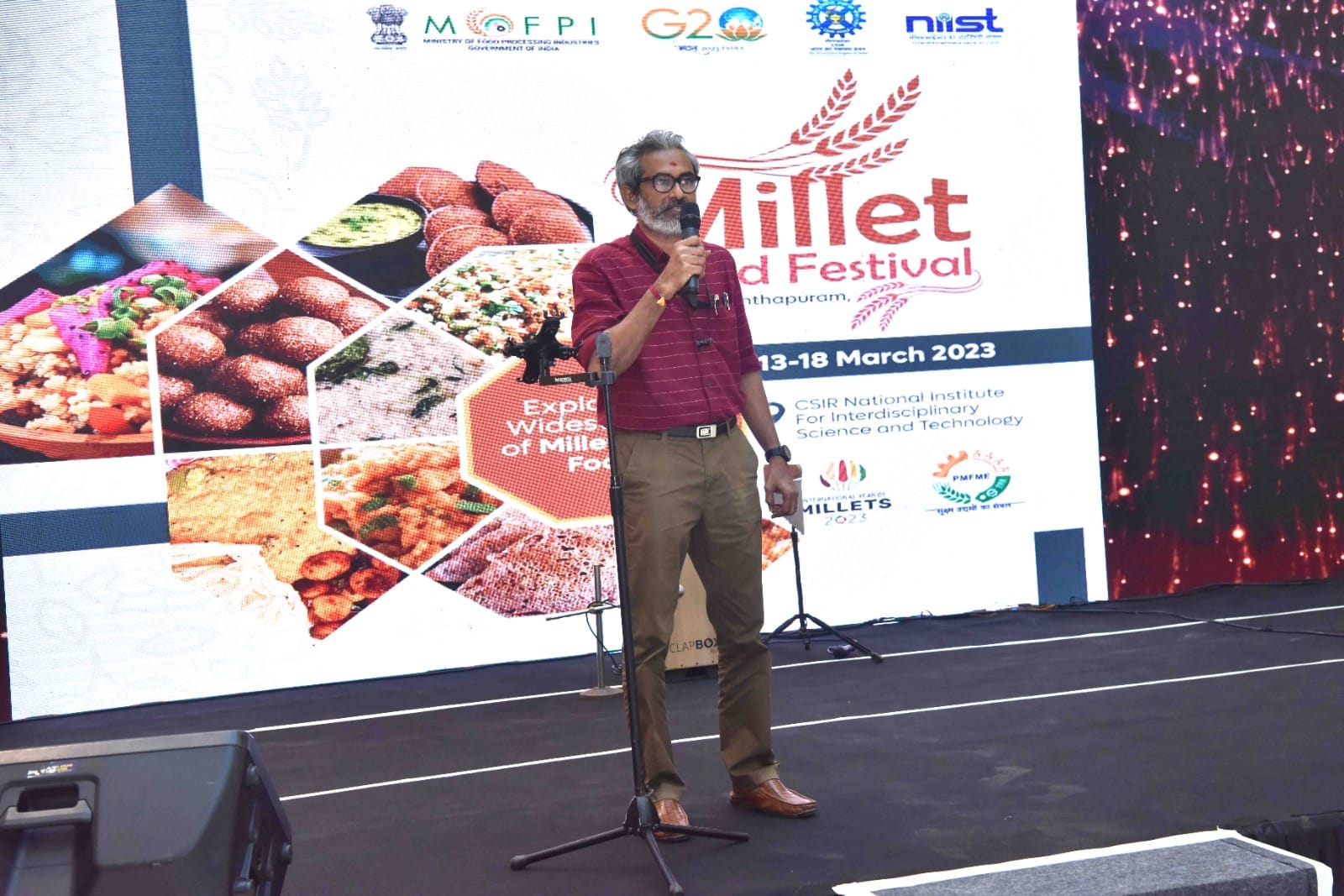 Flash mob and street drama performed by NIIST student community at Lulu mall for the promotion of Millet festival and One Week One Lab program of CSIR-NIIST